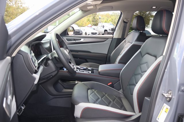 New 2026 Volkswagen Atlas Peak Edition image 12