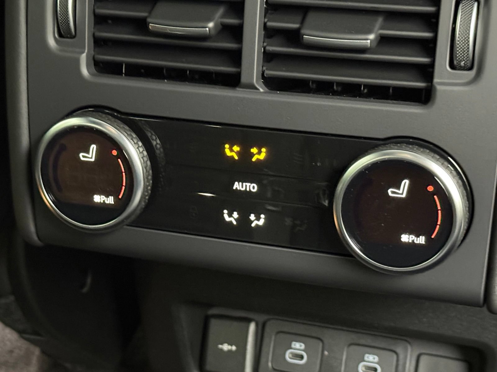 New 2026 Land Rover Discovery S AWD/4WD image 18