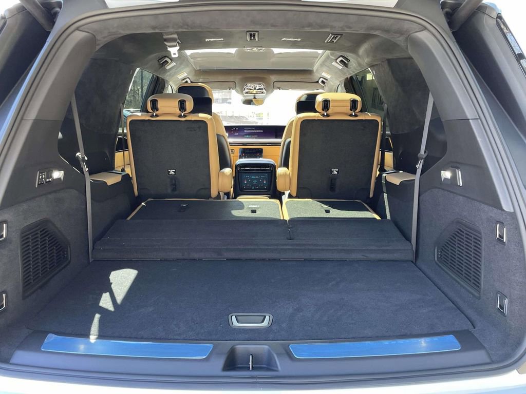 New 2026 Cadillac Escalade IQL Sport 2 image 10