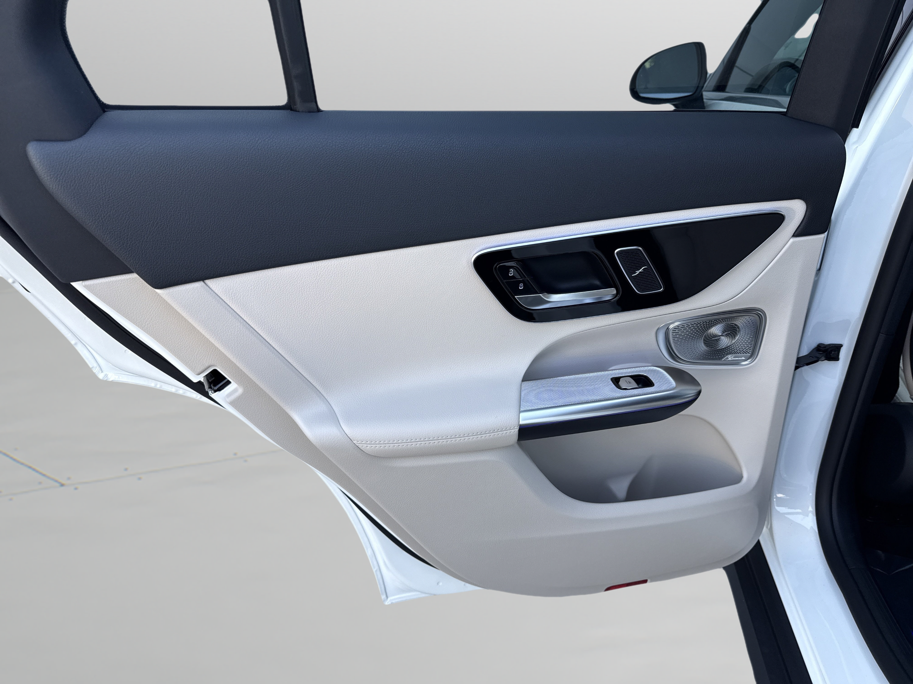 New 2027 Mercedes-Benz GLC 300 image 29