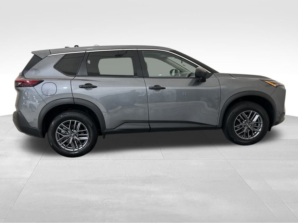 Used 2023 Nissan Rogue S image 7