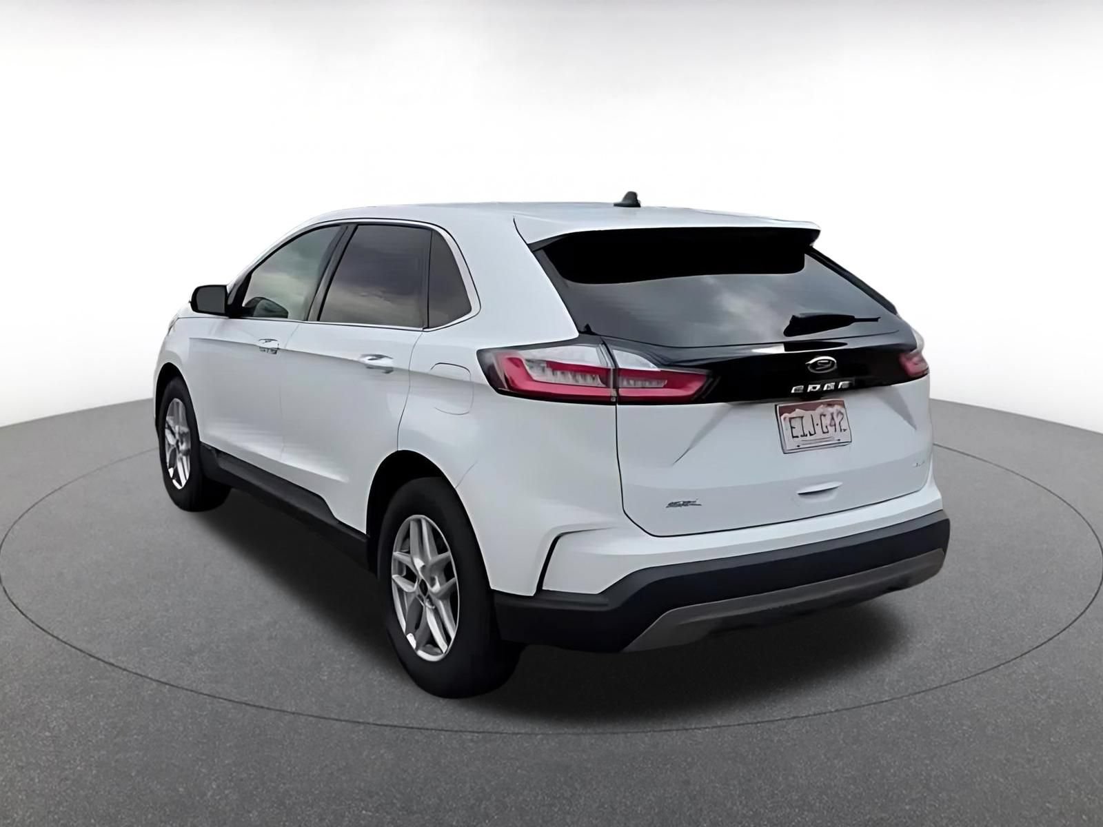 Used 2024 Ford Edge SEL AWD/4WD image 10