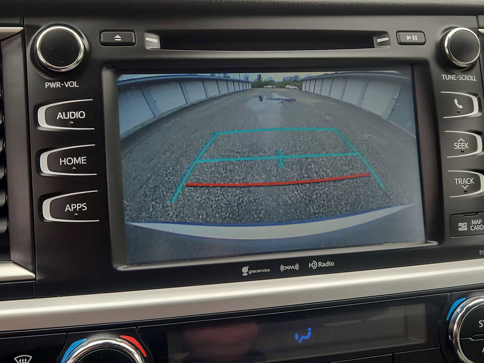 Used 2019 Toyota Highlander XLE AWD/4WD image 42
