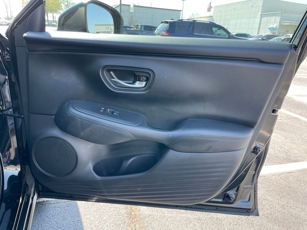 Certified 2025 Honda HR-V LX image 29
