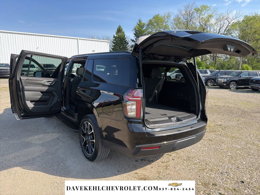 Used 2021 Chevrolet Suburban RST AWD/4WD image 33