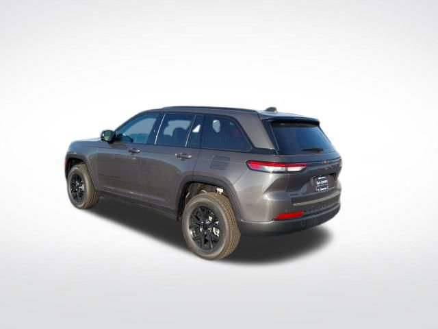 New 2025 Jeep Grand Cherokee Laredo image 17