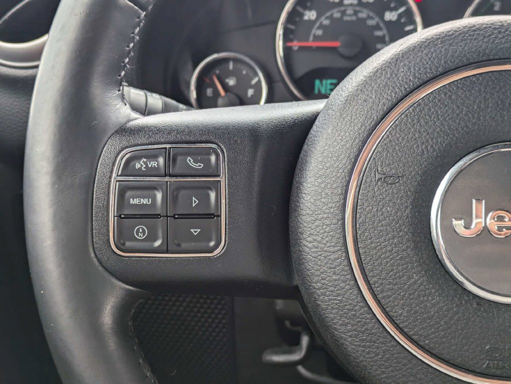 Used 2014 Jeep Wrangler Unlimited Rubicon w/ Connectivity Group AWD/4WD image 23