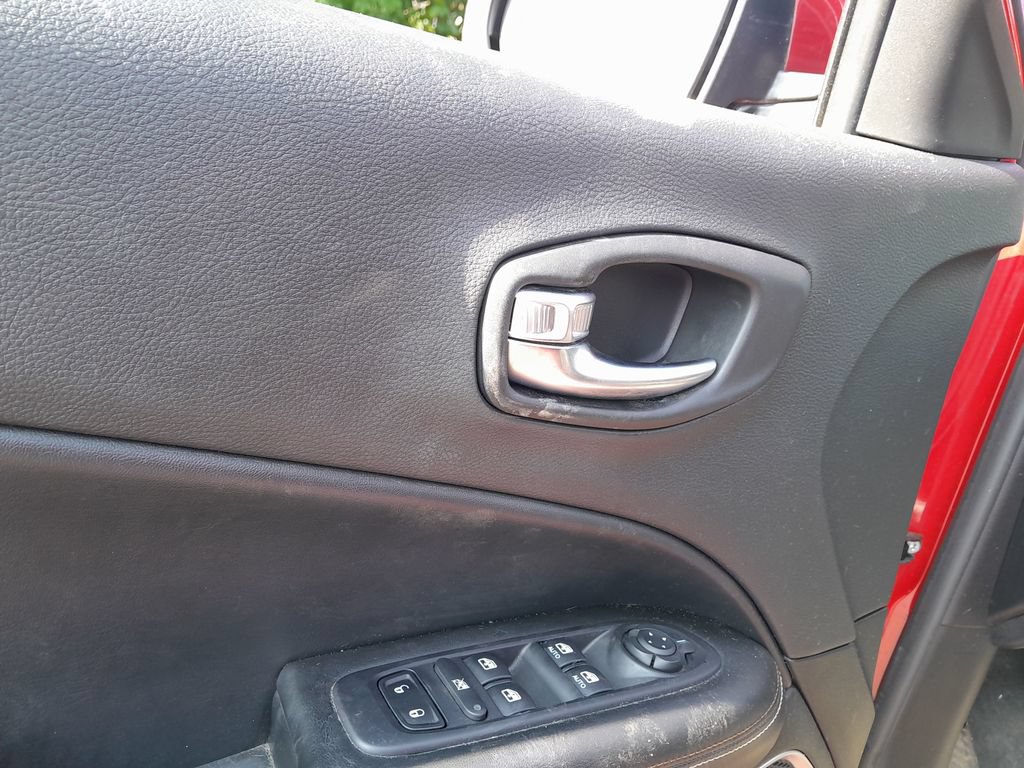 Used 2019 Jeep Compass Latitude w/ Popular Equipment Group AWD/4WD image 12