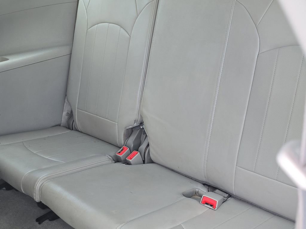 Used 2017 Buick Enclave Leather FWD image 17