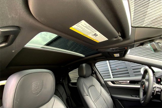 New 2026 Porsche Cayenne Coupe image 32