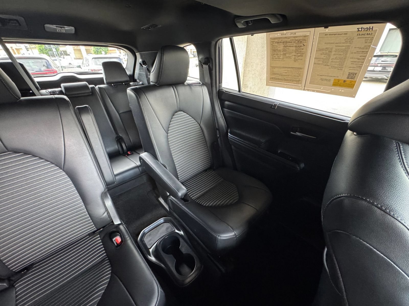 Used 2025 Toyota Highlander XSE AWD/4WD image 40