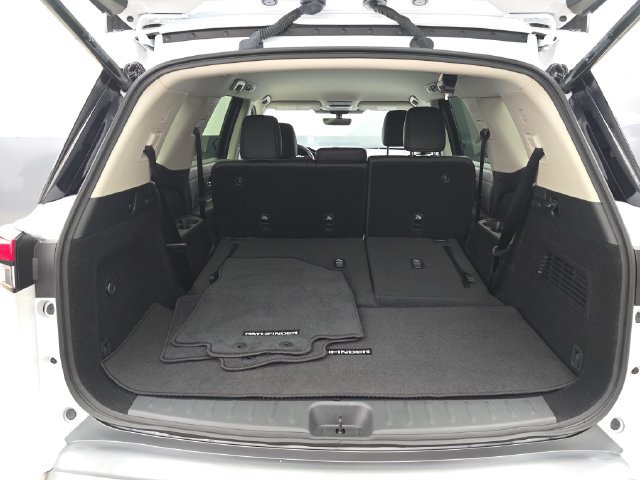 New 2026 Nissan Pathfinder SL w/ SL Premium Package FWD image 15