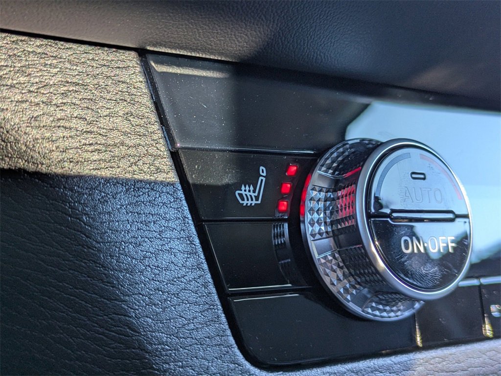 New 2025 Mitsubishi Outlander SE image 24