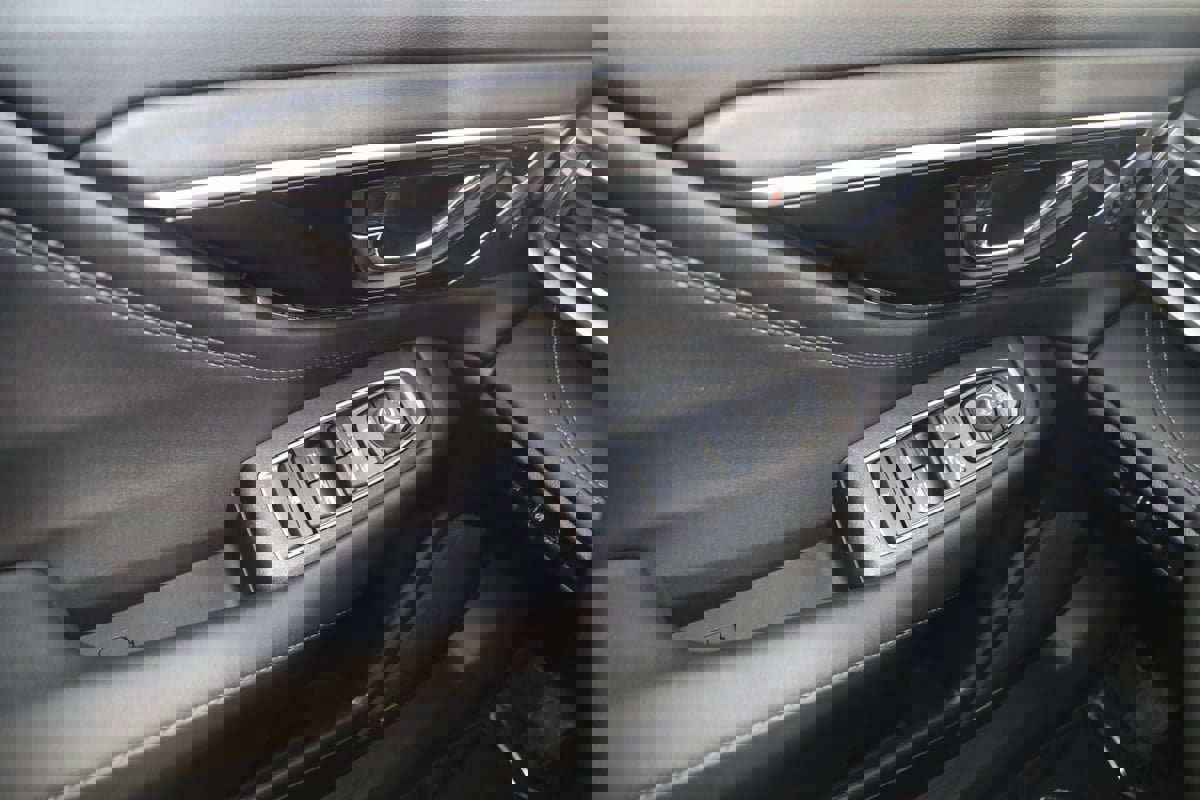 Used 2025 Subaru Outback Touring XT image 31