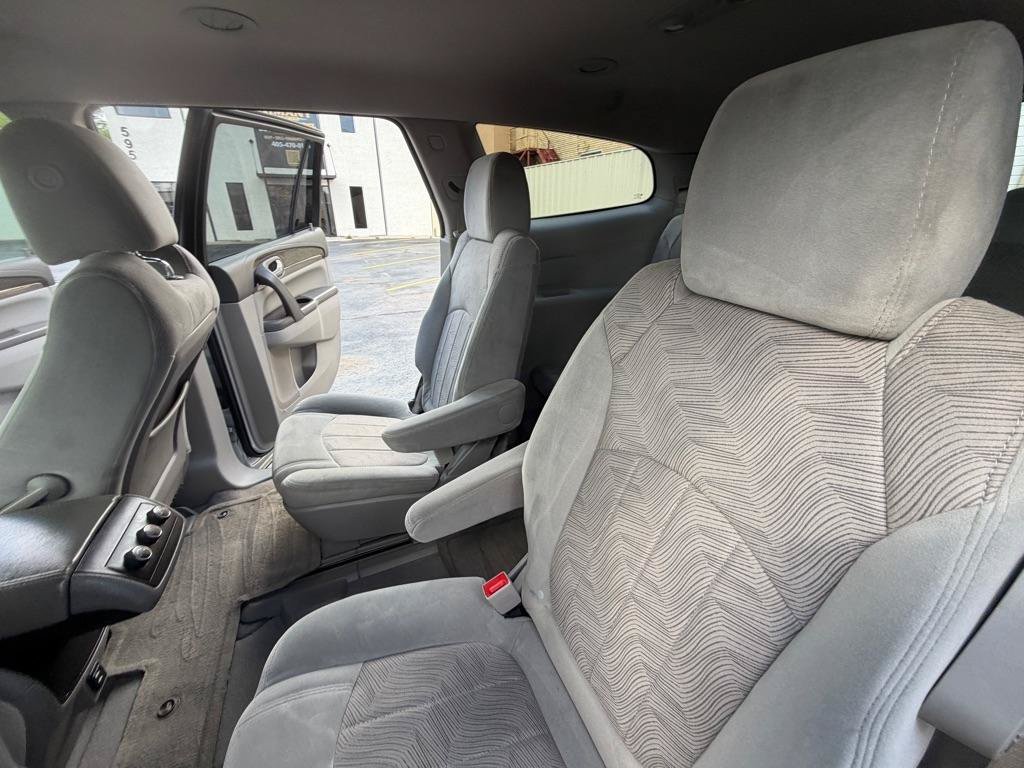 Used 2015 Buick Enclave Convenience FWD image 17