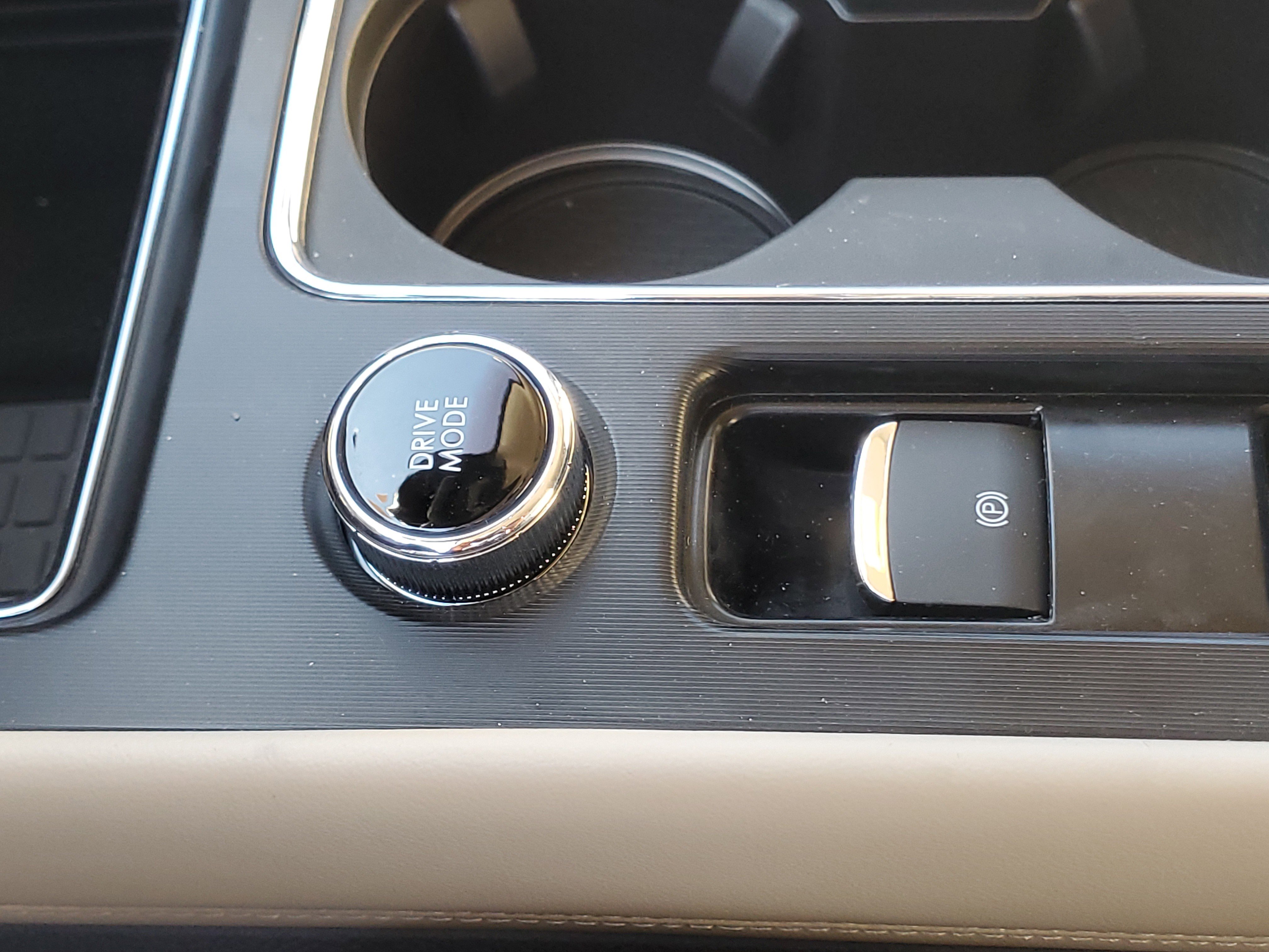 New 2025 Lincoln Corsair Reserve w/ Equipment Group 202A image 24