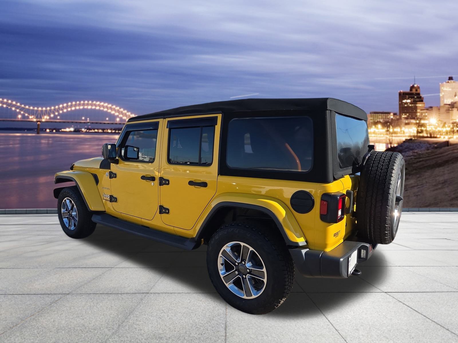 Used 2018 Jeep Wrangler Unlimited Sahara image 3