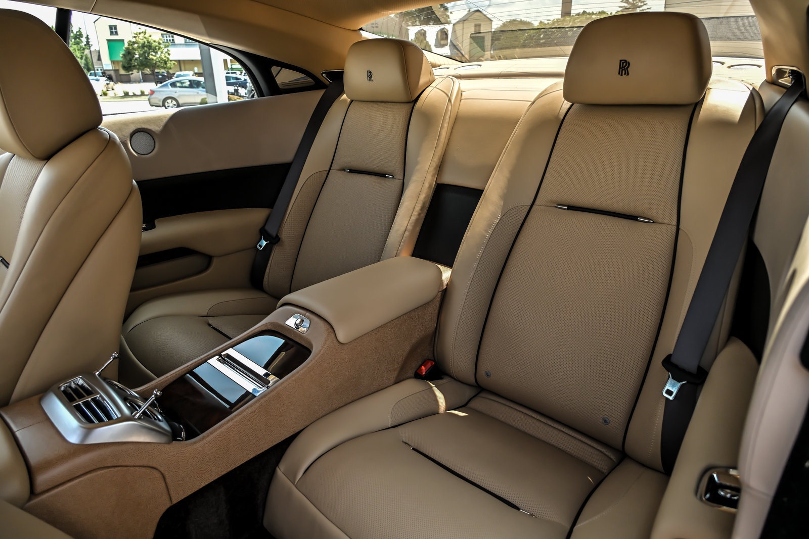 Used 2016 Rolls-Royce Wraith RWD image 24