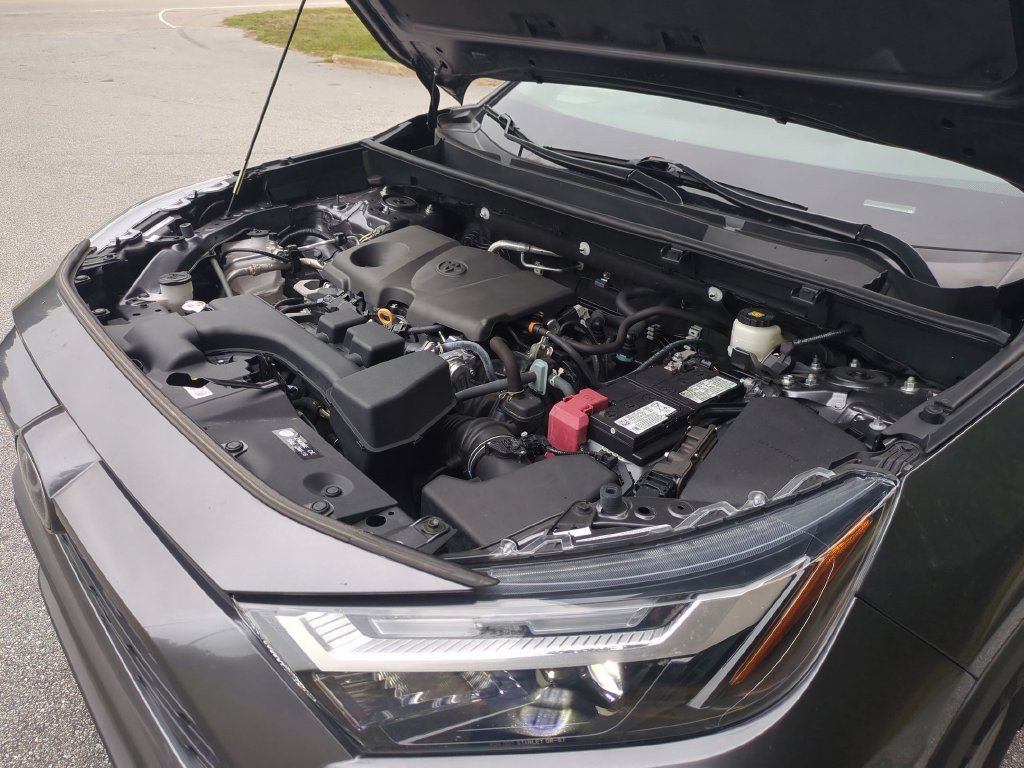 Used 2024 Toyota RAV4 XLE w/ Convenience Package FWD image 39