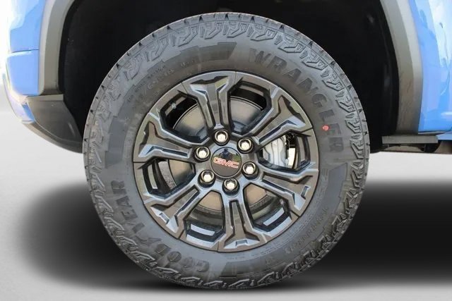 New 2025 GMC Canyon Elevation w/ Convenience Package image 32