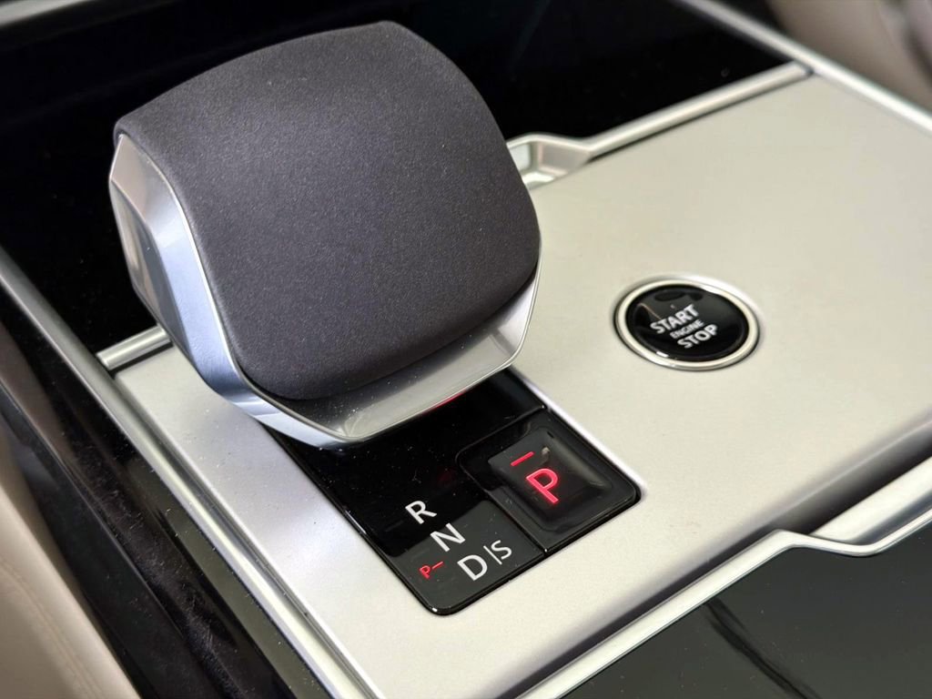 New 2025 Land Rover Range Rover Long Wheelbase Autobiography image 26