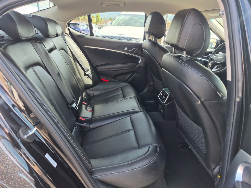 Used 2026 Genesis G70 2.5T image 25