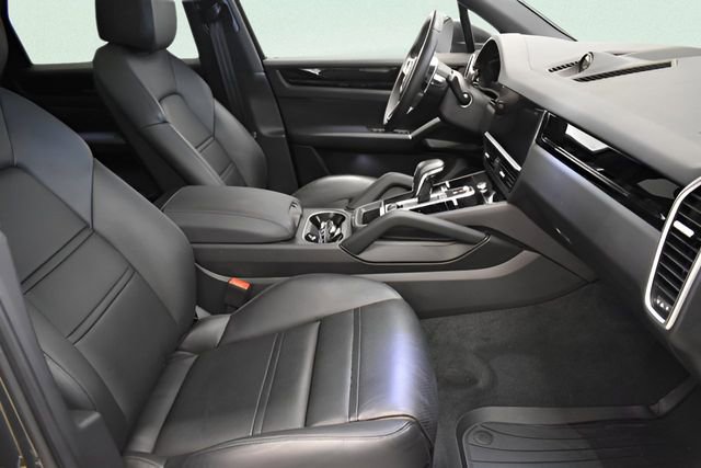 Used 2023 Porsche Cayenne image 19