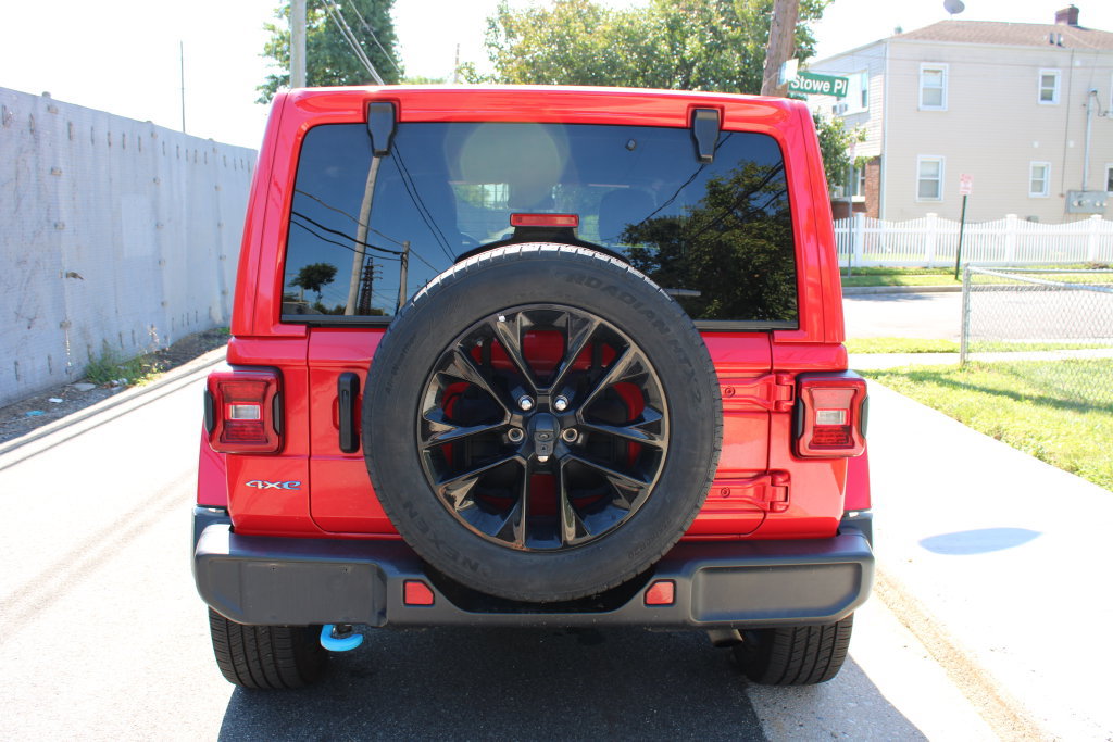 Used 2024 Jeep Wrangler Unlimited Sahara AWD/4WD image 6