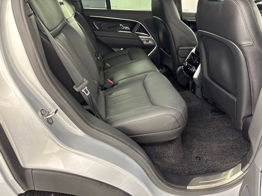 Used 2025 Land Rover Range Rover SE AWD/4WD image 30