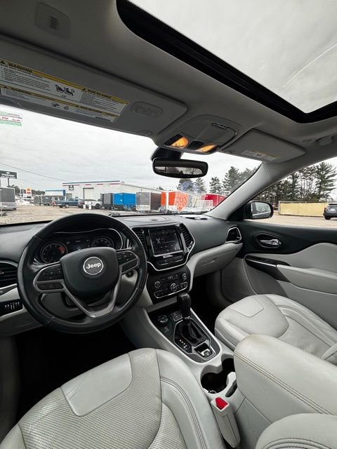 Used 2019 Jeep Cherokee Latitude Plus w/ Cold Weather Group image 21