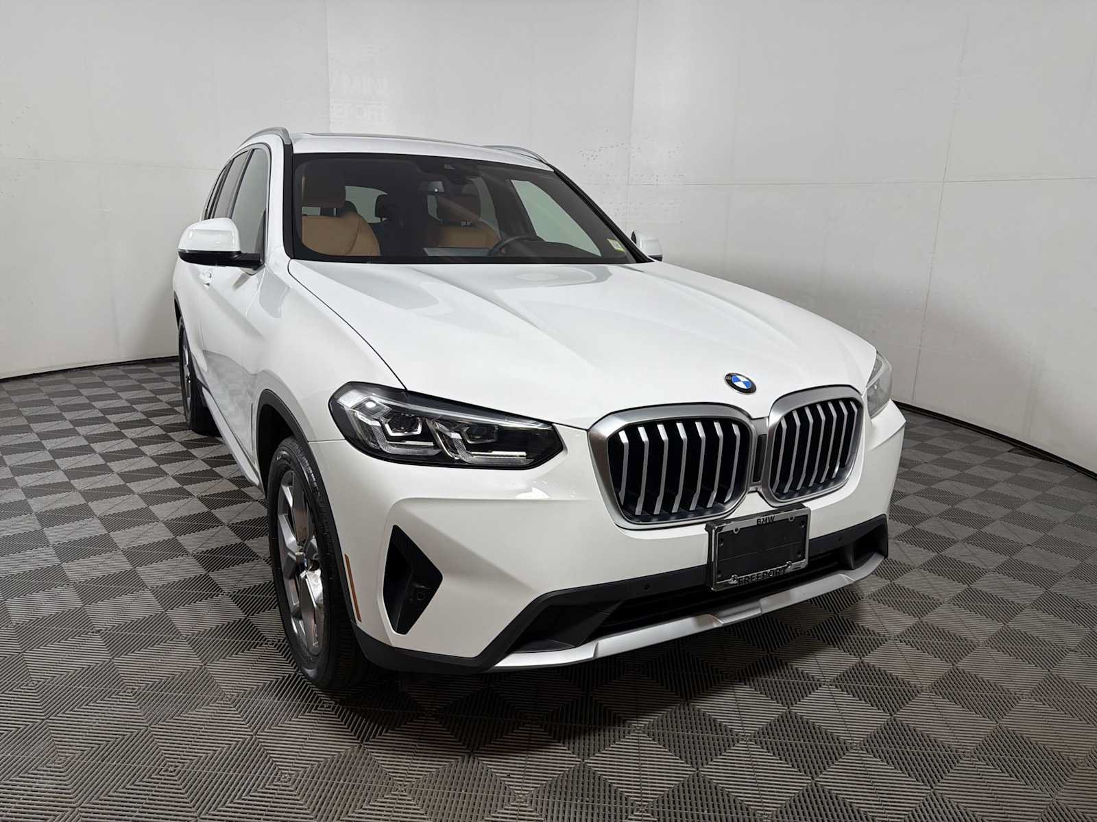 Used 2024 BMW X3 xDrive30i w/ Convenience Package AWD/4WD image 2