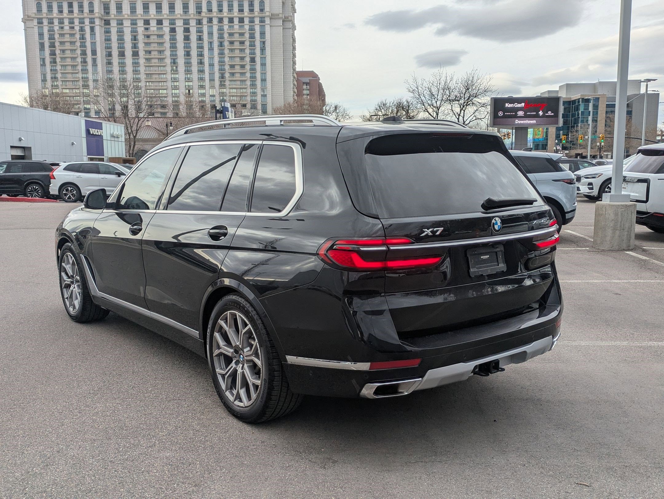 Used 2023 BMW X7 xDrive40i w/ Premium Package image 5