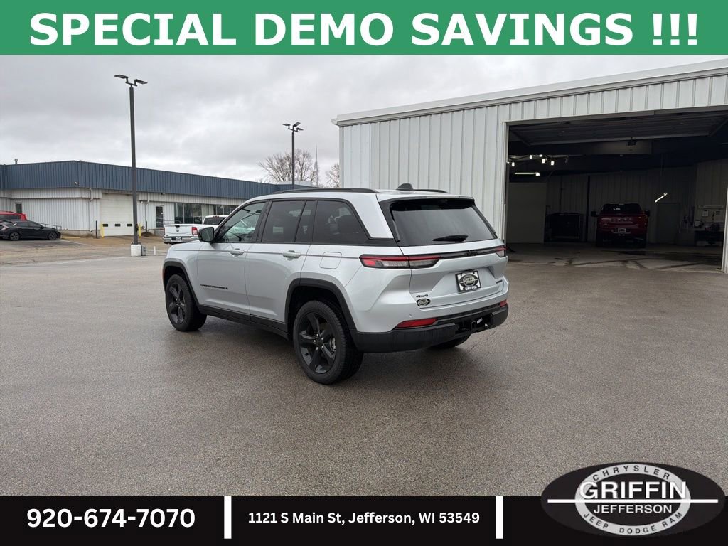New 2025 Jeep Grand Cherokee Limited w/ Luxury Tech Group II image 9