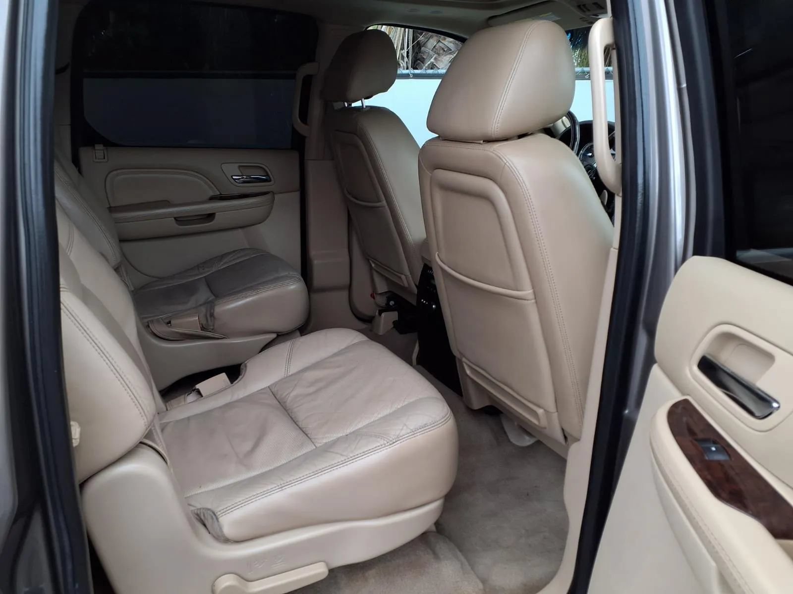 Used 2013 Cadillac Escalade ESV Luxury AWD/4WD image 10