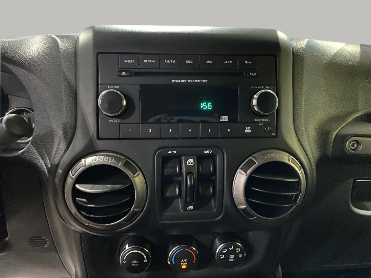 Used 2018 Jeep Wrangler Unlimited Sport S image 12