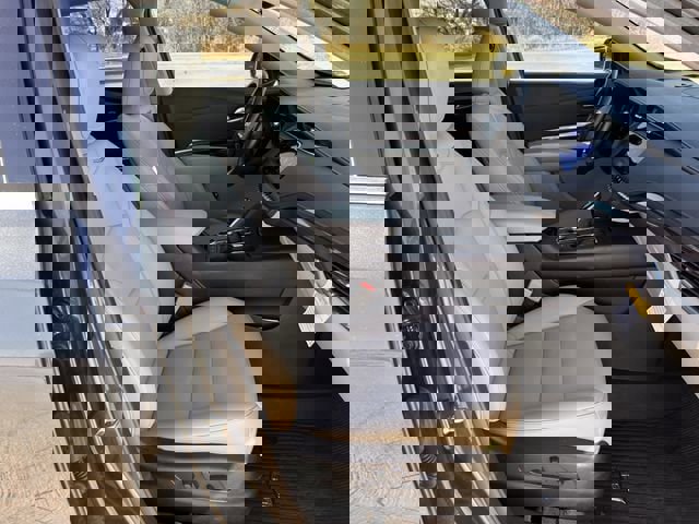 Certified 2021 Cadillac XT4 Luxury w/ Cold Weather Package image 23