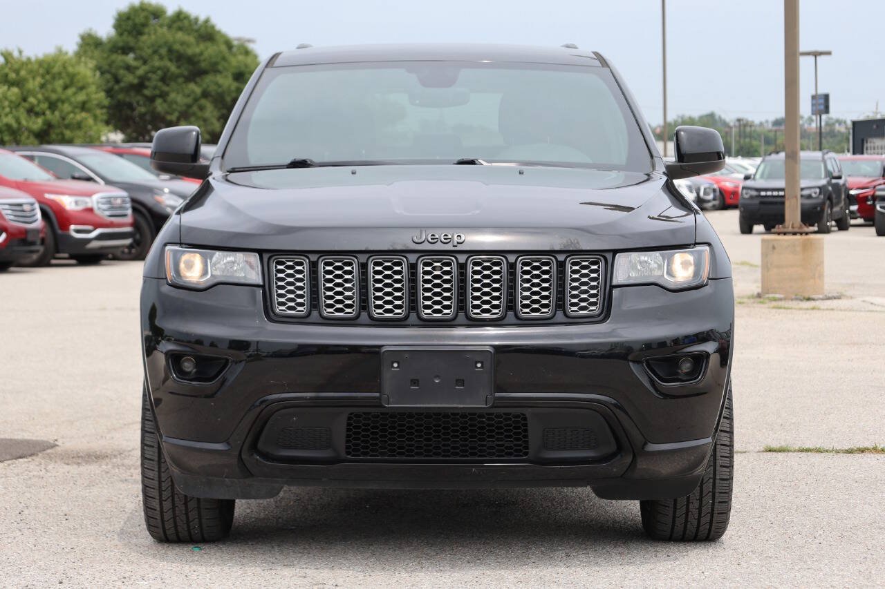 Used 2018 Jeep Grand Cherokee Altitude AWD/4WD image 2
