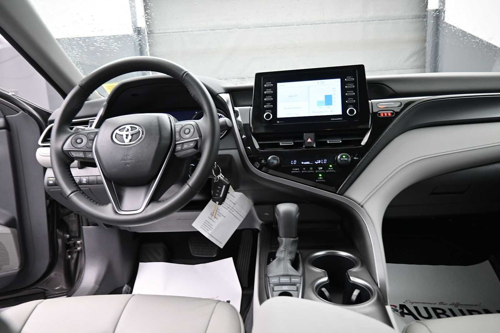 Used 2024 Toyota Camry SE AWD/4WD image 13