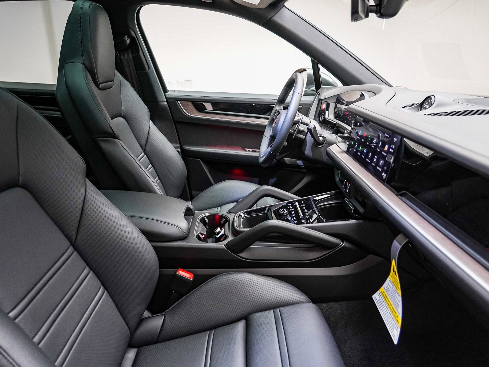 Certified 2025 Porsche Cayenne E-Hybrid image 23