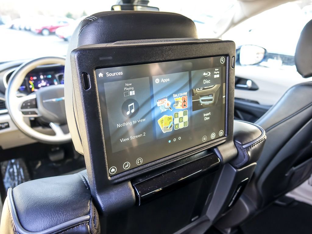 Used 2020 Chrysler Pacifica Limited FWD image 12