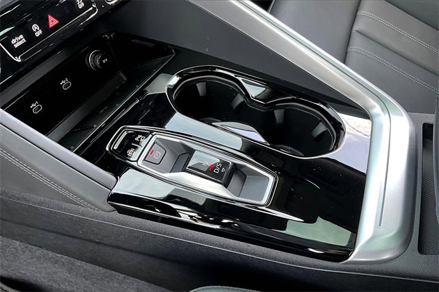 Used 2025 Audi Q5 Premium image 14