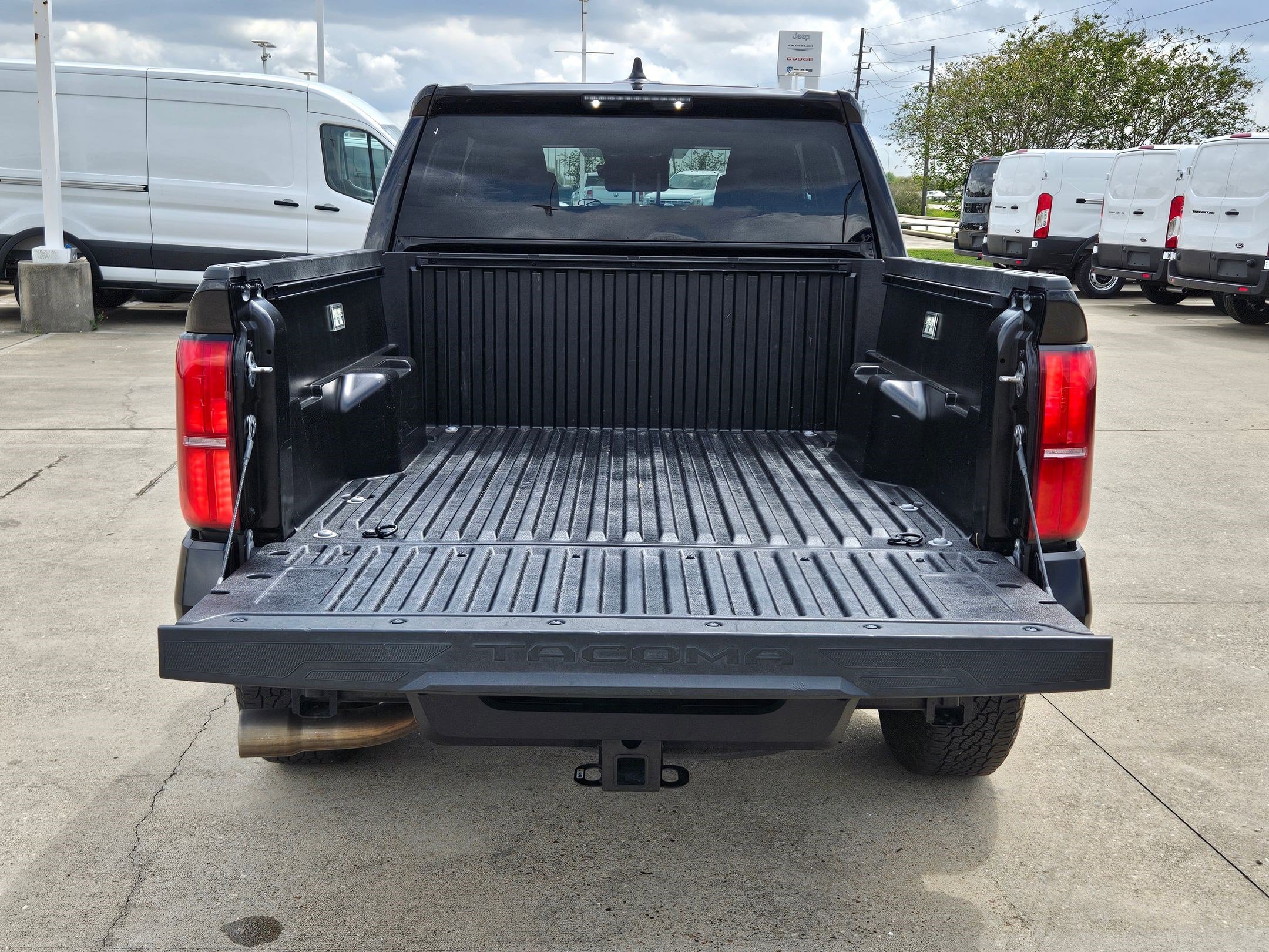 Used 2024 Toyota Tacoma TRD Off-Road image 29