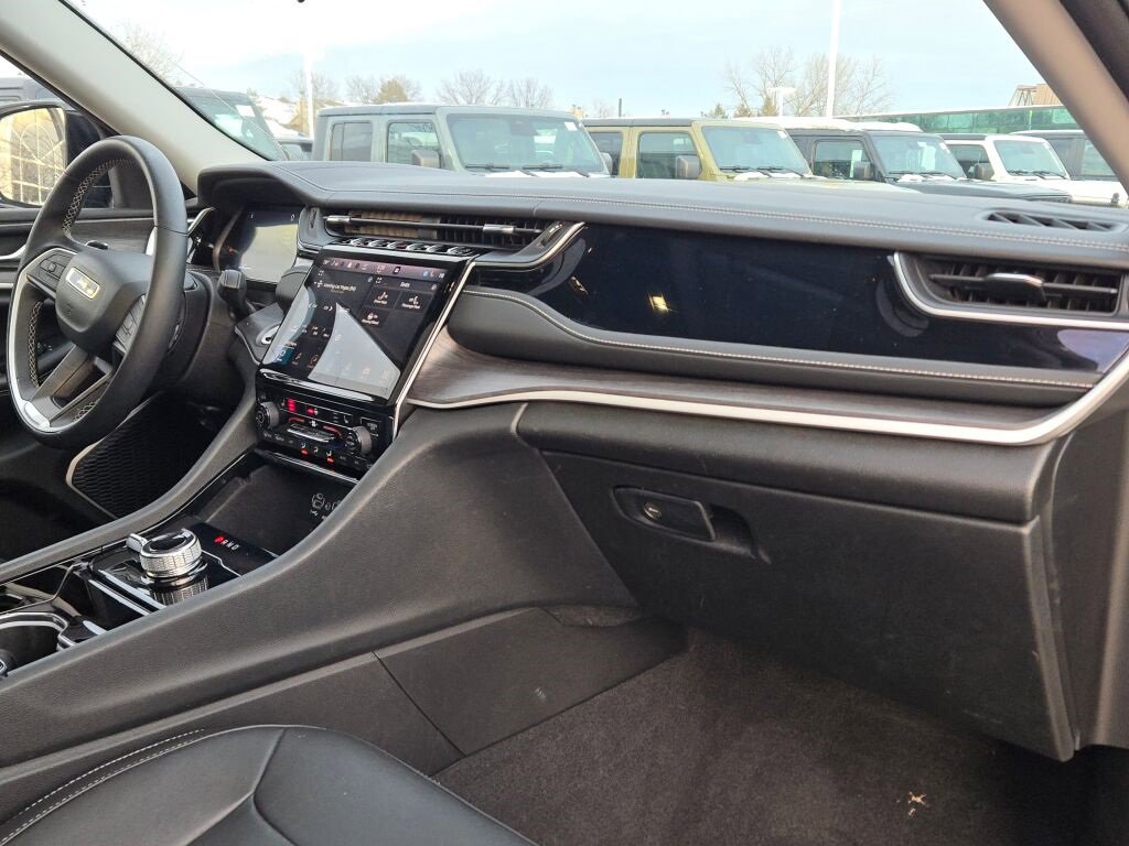 Used 2022 Jeep Grand Cherokee L Limited w/ Trailer Tow Group (B) image 7