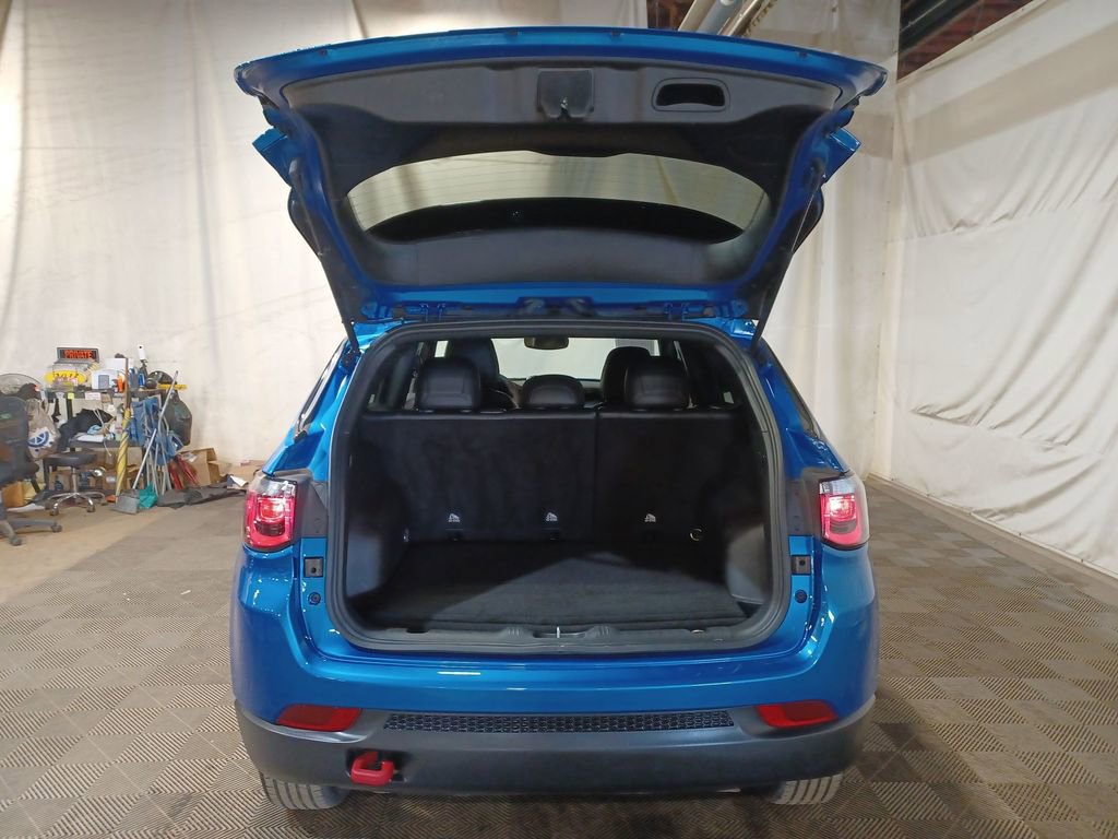Used 2023 Jeep Compass Trailhawk w/ Trailhawk Convenience Group AWD/4WD image 19