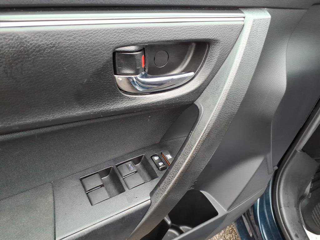 Used 2018 Toyota Corolla LE image 13