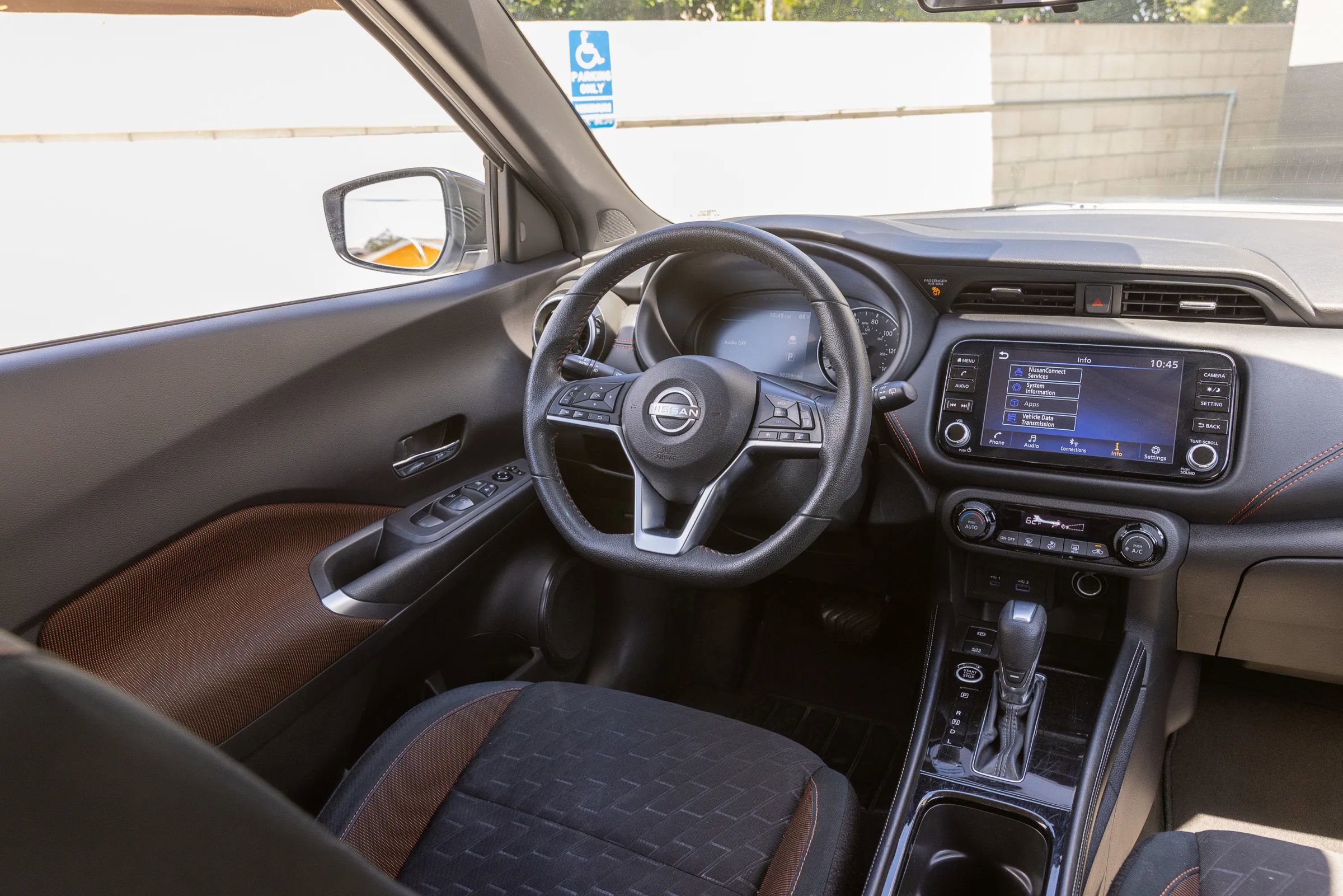 Used 2024 Nissan Kicks SR FWD image 28