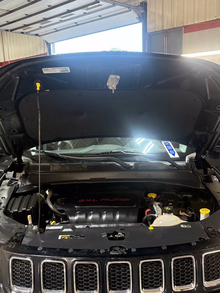 Used 2018 Jeep Compass Latitude AWD/4WD image 17