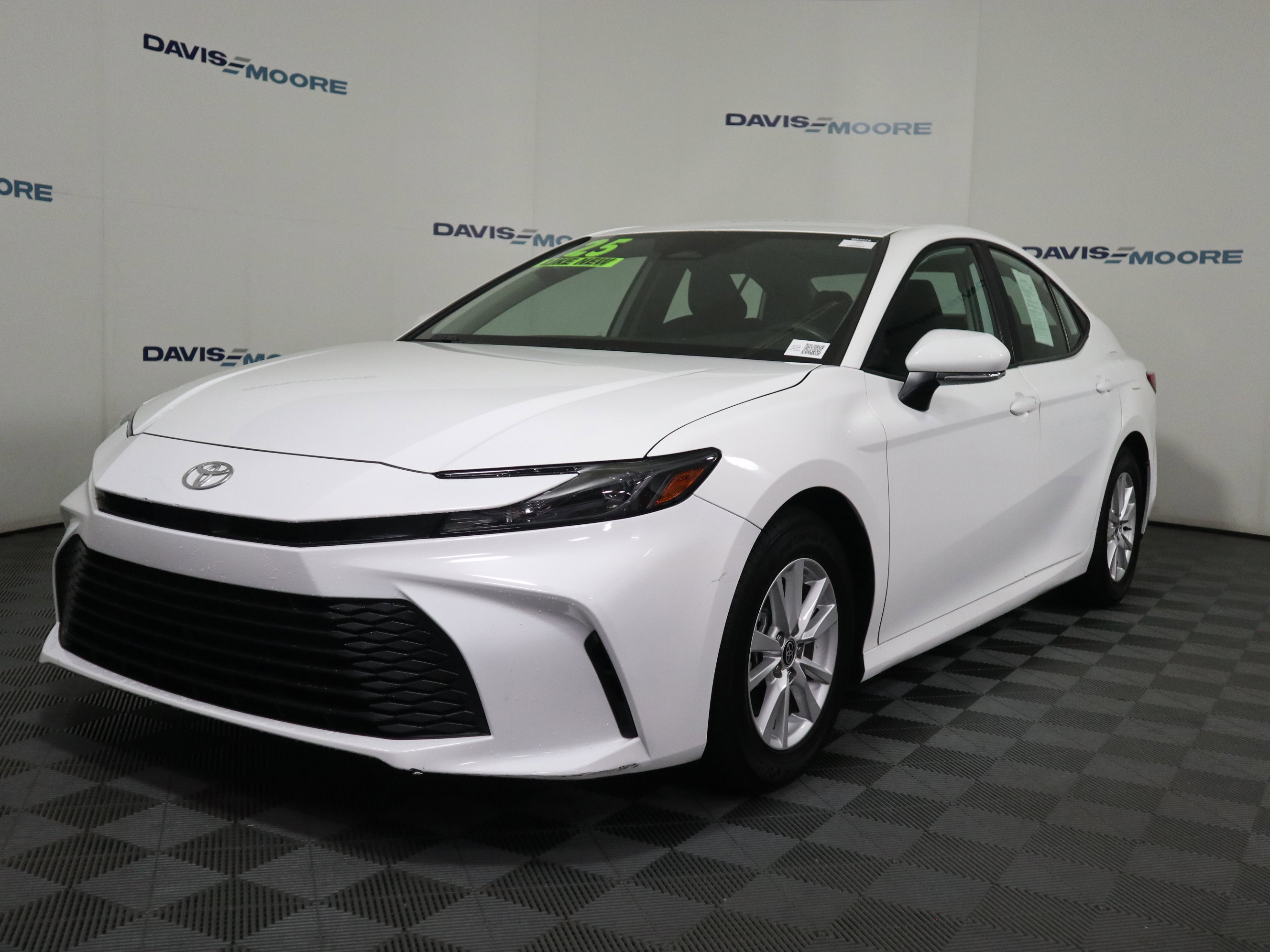 Used 2025 Toyota Camry LE FWD image 11