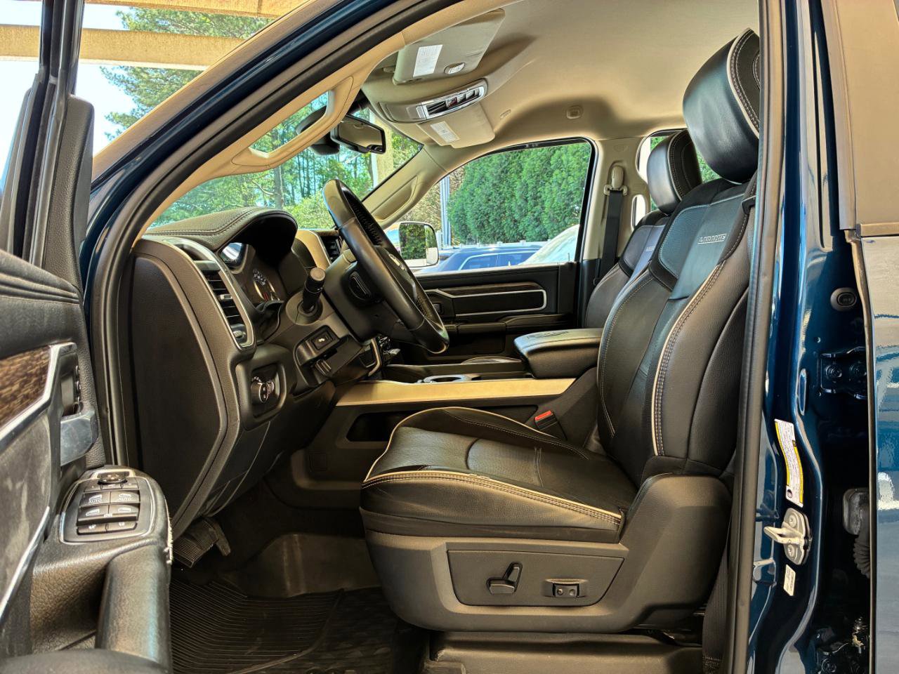 Used 2020 RAM 3500 Laramie AWD/4WD image 13