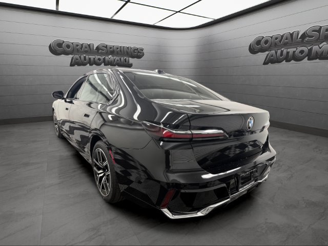 Used 2025 BMW 740i RWD image 3